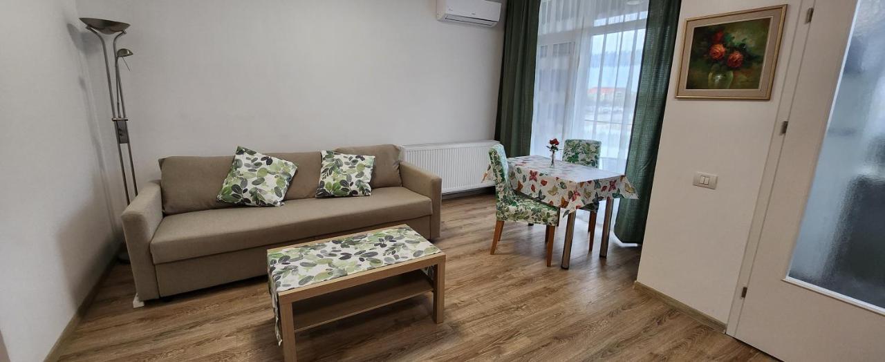 Butterfly Apartment Timisoara Ngoại thất bức ảnh