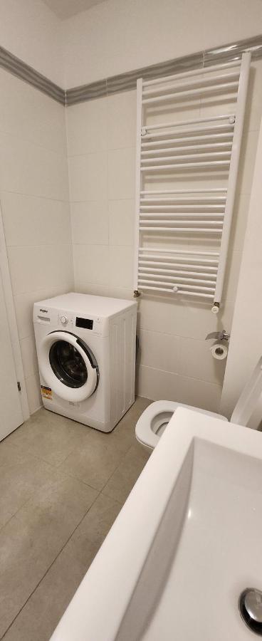 Butterfly Apartment Timisoara Ngoại thất bức ảnh